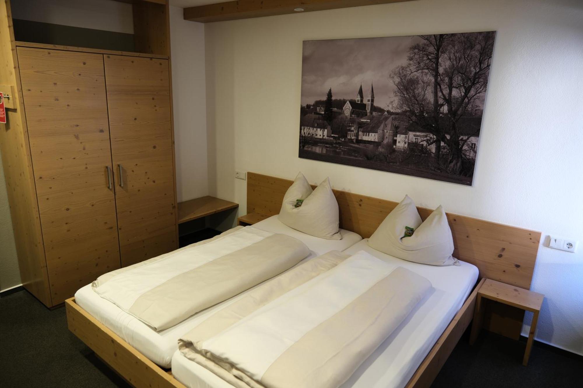 Hotel "Beim Butz" Worth an der Donau Exterior foto
