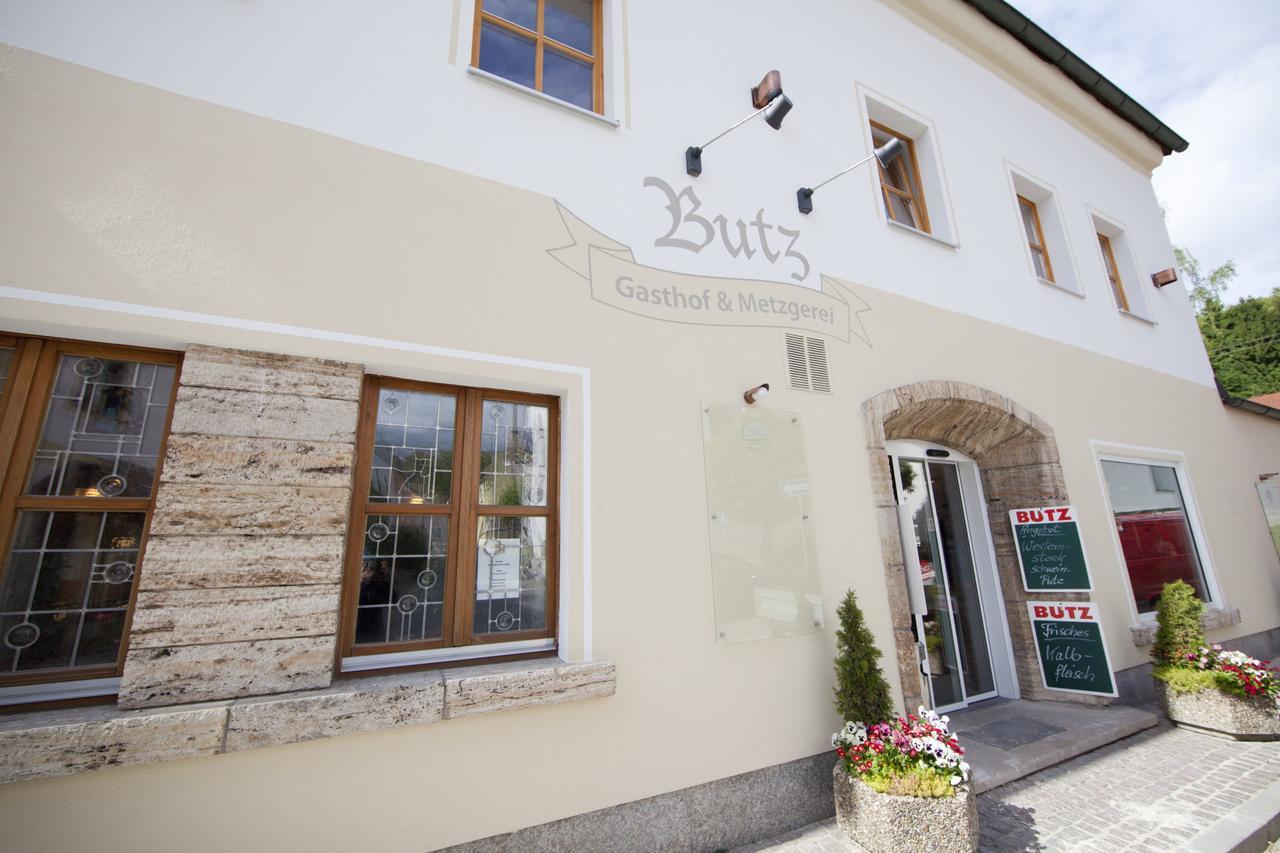 Hotel "Beim Butz" Worth an der Donau Exterior foto
